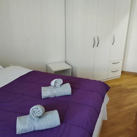 Sunflower Center With Free Garage Appartement *