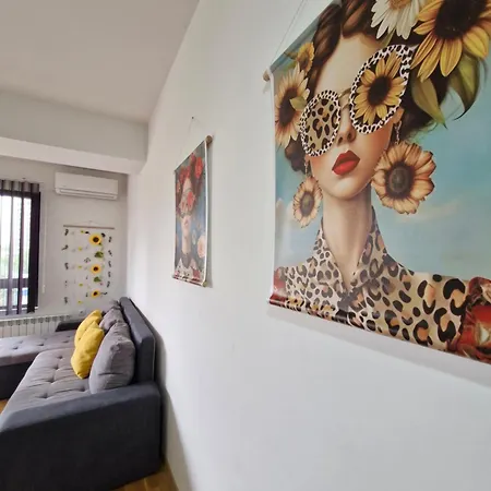 Sunflower Center With Free Garage