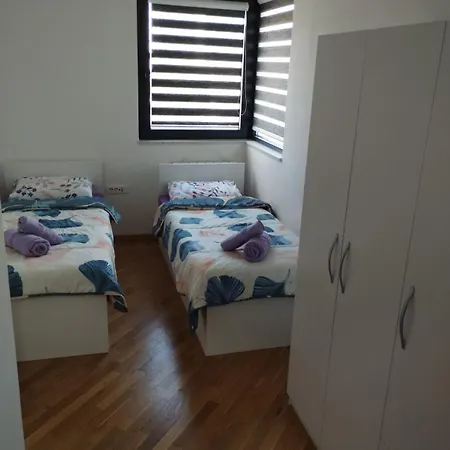 Sunflower Center With Free Garage *