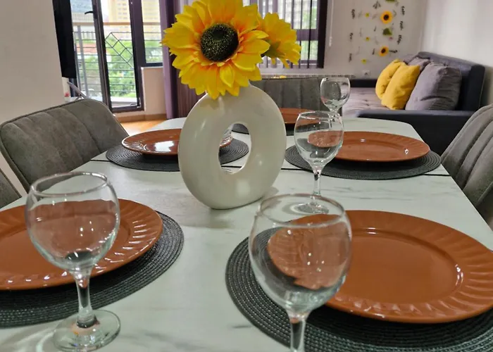 Sunflower Center With Free Garage * Skopje