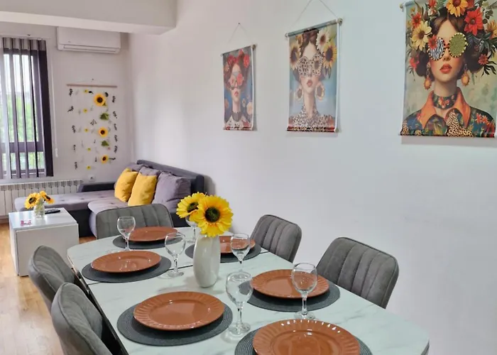 Sunflower Center With Free Garage * Skopje